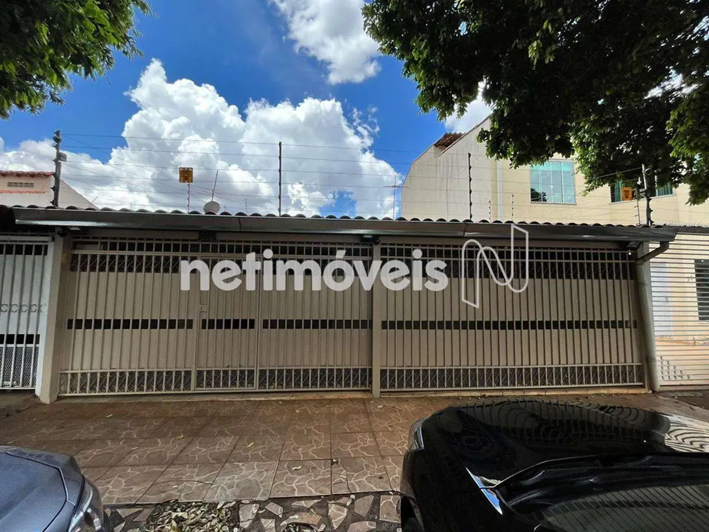 Casa na 715 SulPortão eletrônico, cerca elétrica, sistema de alarme e circuito i...