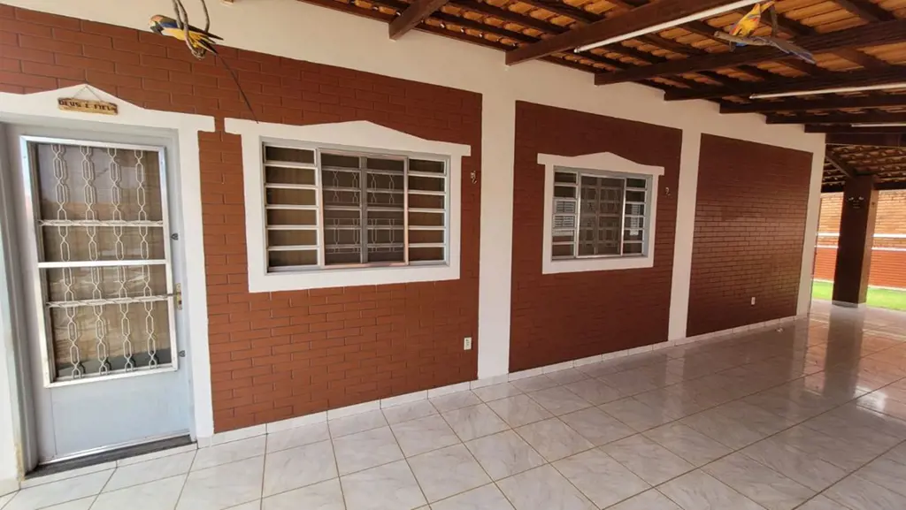 Excelente casa com ótima localização mobiliado com 2 quartos (sendo 1 suíte), sa...