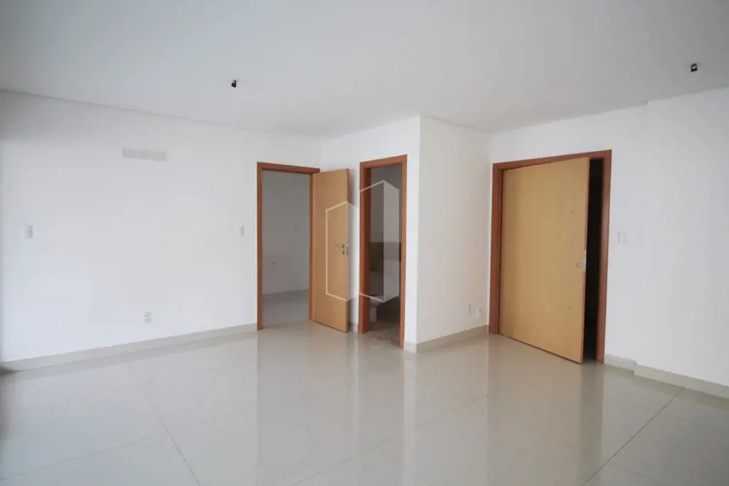  Apartamento situado no Setor Alto da Glória com 154 m² de área útil.  Composto ...