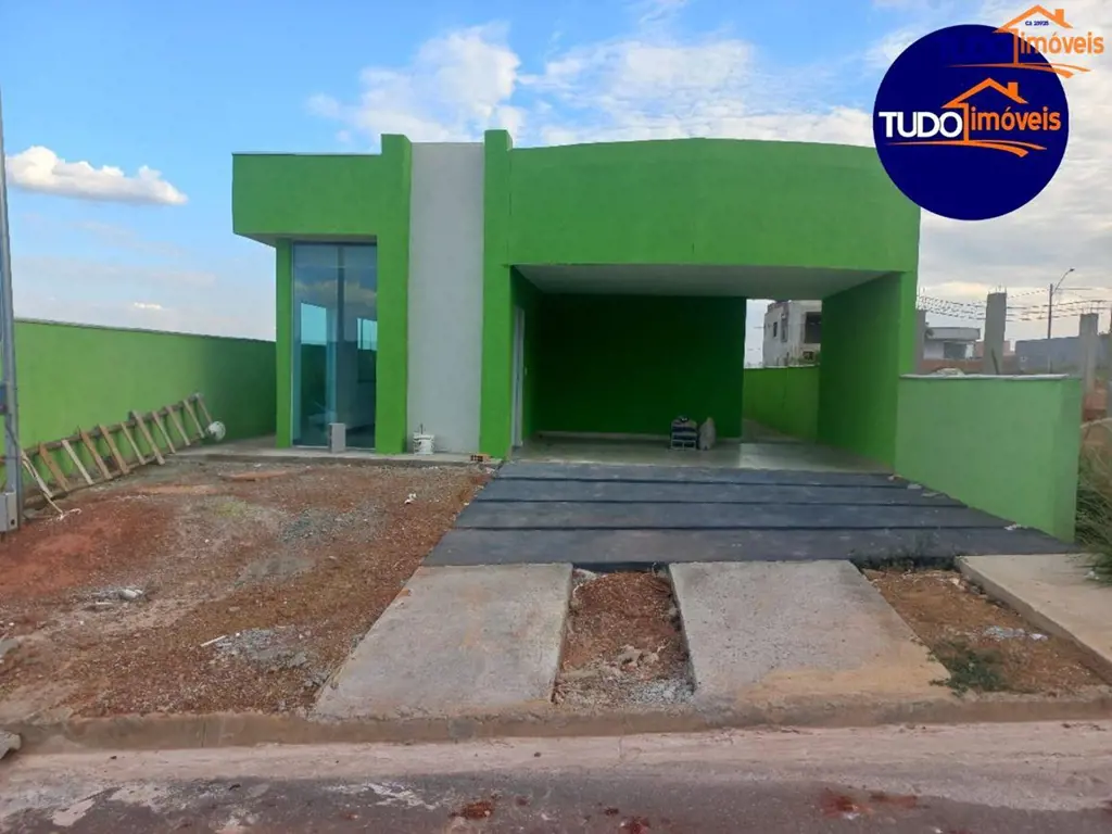 TUDO IMÓVEIS - CONTATO WPP: 9 8607-0561 FIXO: 3556-0282Linda casa no Residencial...