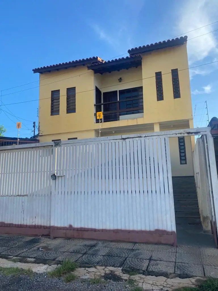 1 - Imóvel;SUBSOLO3 - Carros Garagem 2 - Depósitos TERREO- Sala ampla- Lavabo- S...