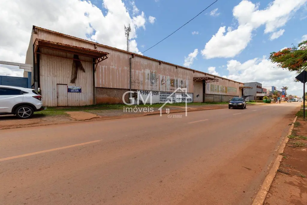 A GM Imóveis vende galpão em Planaltina de Goiás.*********DISTRIBUIÇÃO DO IMÓVEL...