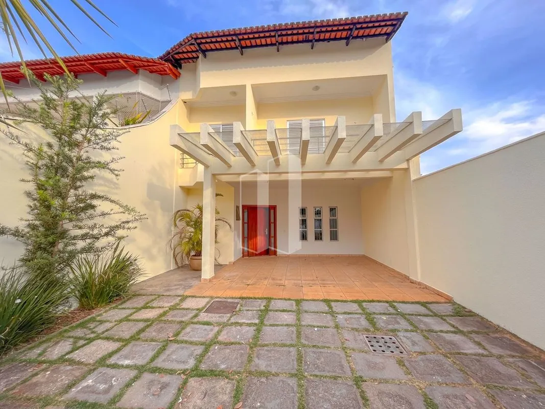 Excelente sobrado composto de 02 pavimentos, sendo:Pavimento térreo: garagem, sa...