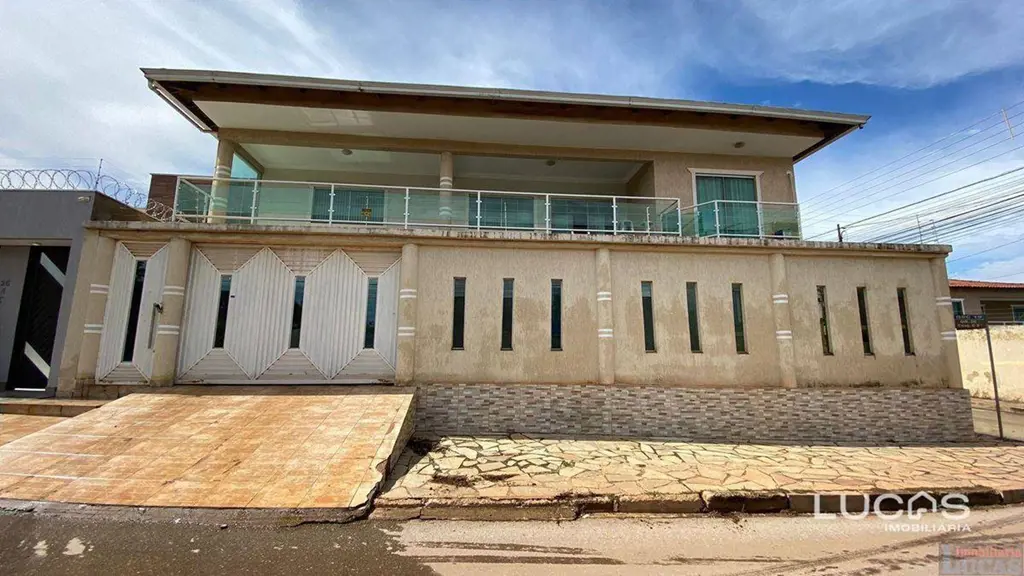 Casa a Venda QSC 19 - LOTE VAZADO - (Setor Primavera).- Lote Vazado.- 04 quartos...