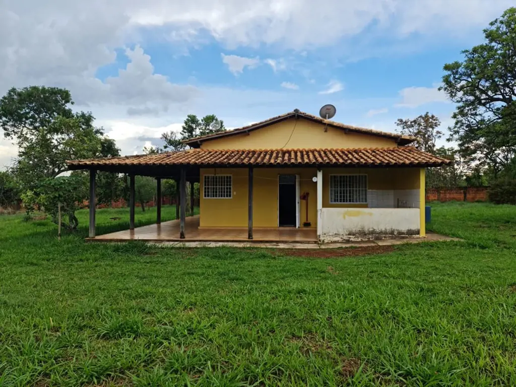 MENDONÇA ALUGA CASA EM CHÁCARA NO ALTIPLANO LESTE. ÓTIMA CASA TÉRREA, COM PÉ DIR...