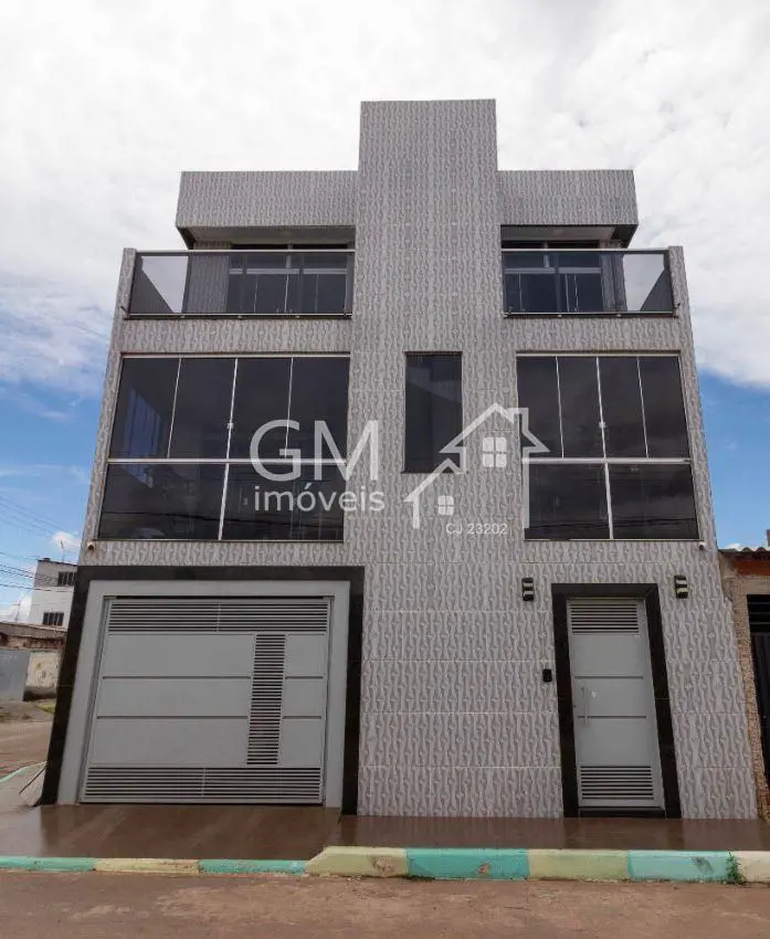 LOTE ESCRITURADO Terreno com 128 m² Área construída com 368 m²;* TÉRREO:* Sala c...
