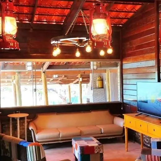 Vendo excelente Rancho (de porteira fechada), O rancho está localizado a 100 mts...