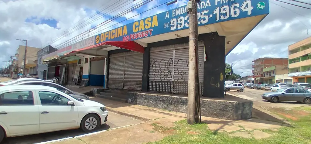 VENDE -SE ESTE PRÉDIO TERREO DE ESQUINA COM ESTRUTURA PARA MAIS 2 PAVIMENTOS TEM...