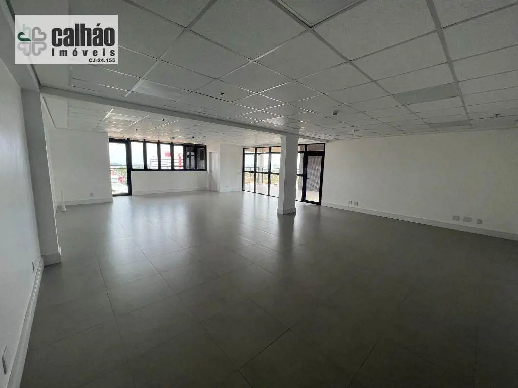 Sala corporativa na melhor localização de Santa Maria. O Edifício Iza Matias est...