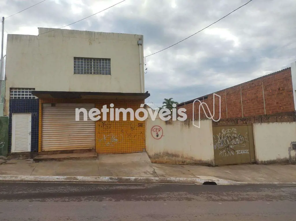 VICENTE PIRES RUA 07 – LOJA + APARTAMENTO + LOTE Lote com vocação Comercial e Re...
