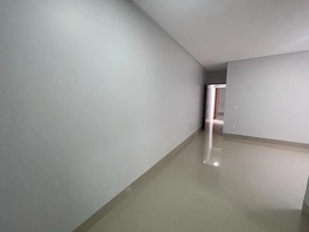 3 suítes sendo 1 master e 2 americanas Closet. Sala com 2 ambientes CozVaranda g...