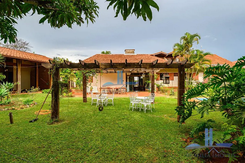 * * * * * Brasília Imóveis Vende com exclusividade CASA COM SUPER TERRENO para s...