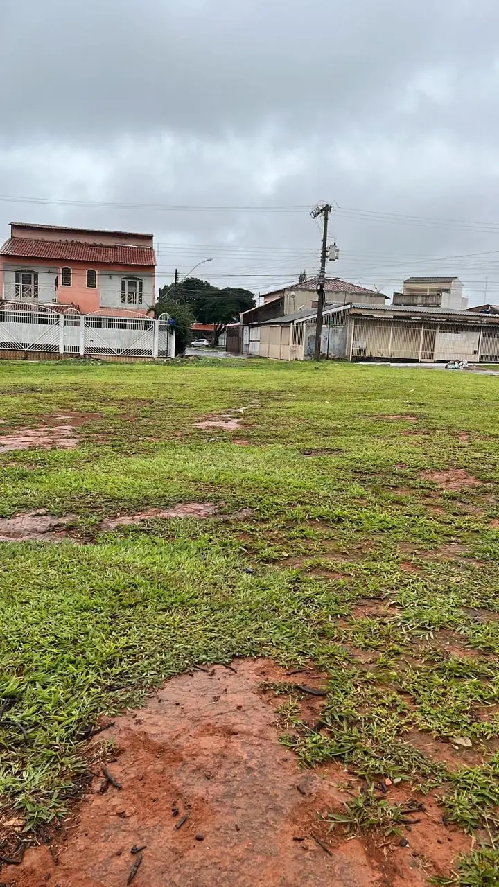 LOCALIZAÇÃO PRIVILEGIADA!Lote pronto para construir.Frente 30m2Fundo 30m2.latera...