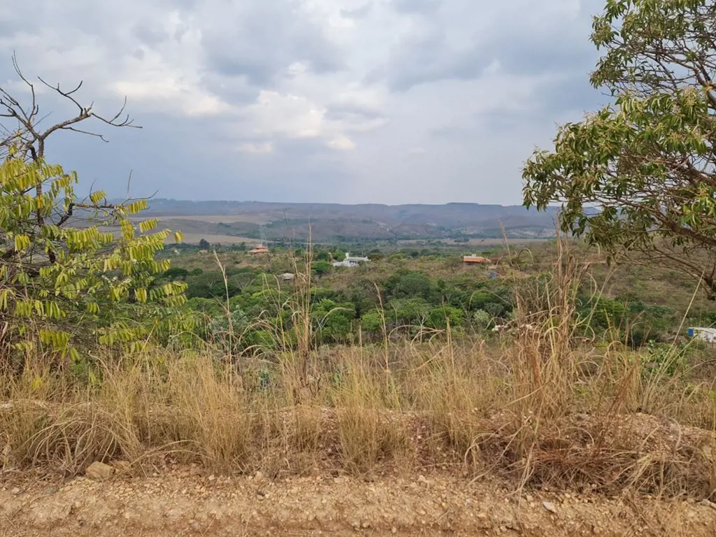 MENDONÇA VENDE CHÁCARA MARAVILHOSA, EM CAMPO ABERTO, HÁ 16KM DA PONTE JK E TRINT...