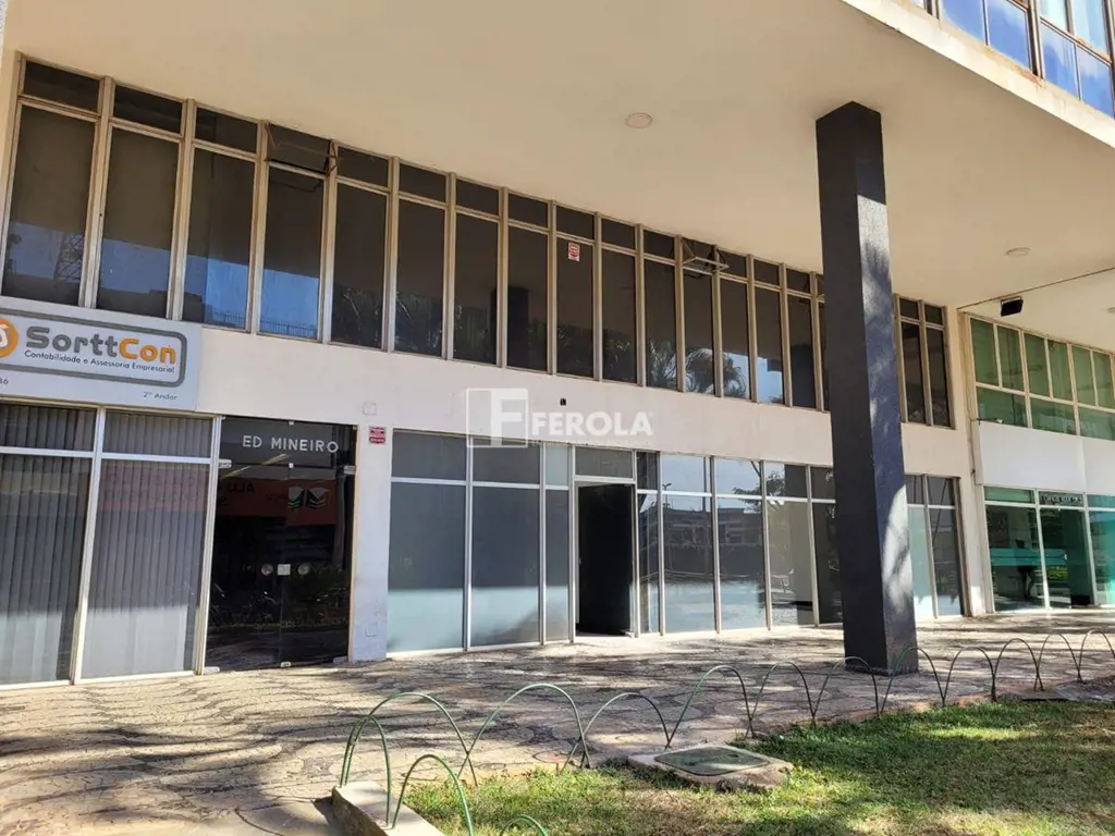 FEROLA EMPREENDIMENTOS IMOBILIÁRIOS VENDE:Prédio com 3 pisos - DOIS ACESSOS FREN...