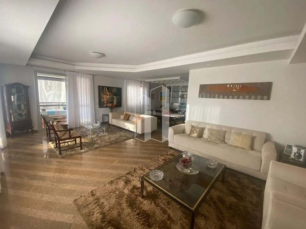 Lavabo, sala 03 ambientes, varanda, sala de Tv, sala de jantar, cozinha ampla, d...