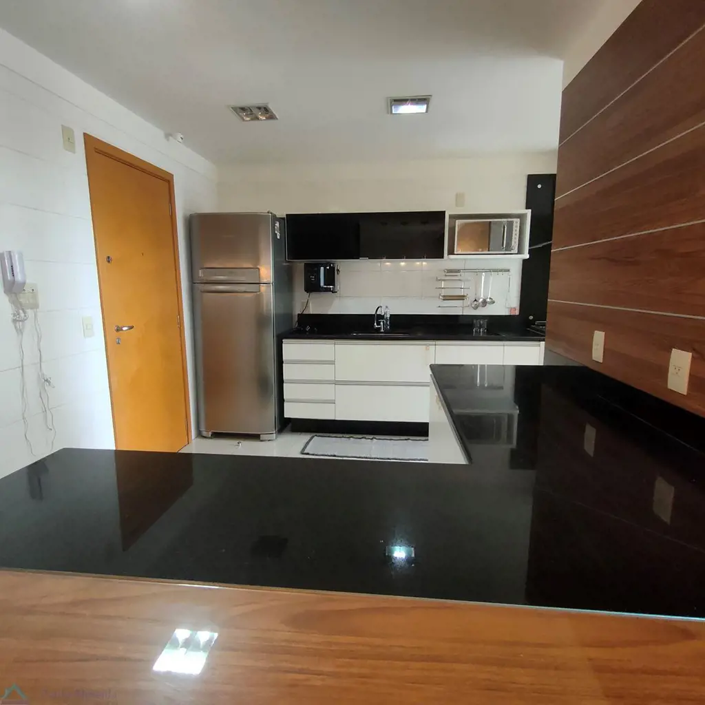 DISPONIVEL PARA LOCAÇÃO - MOBILIADOApartamento de 3 qts sendo uma suíte, cozinha...