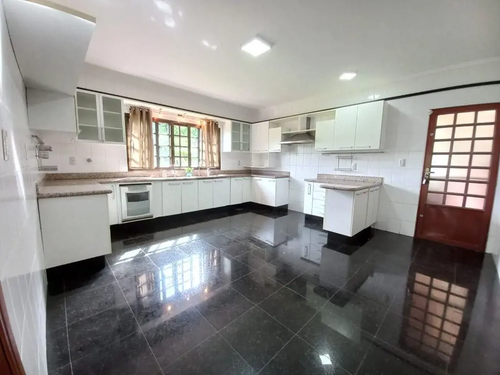  DISPONÍVEL - LAGO OESTE Sobre a casa:Excelente imóvel situado em terreno plano ...