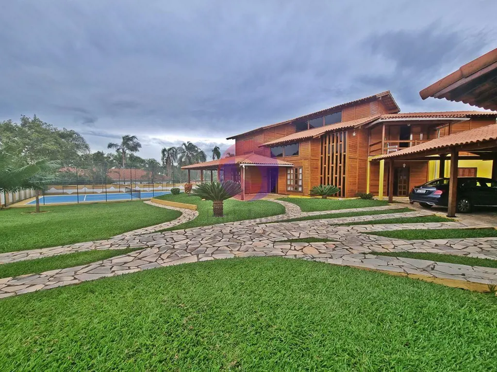 Não existe uma casa com essa arquitetura hoje no Park Way!!!! Condomínio literal...