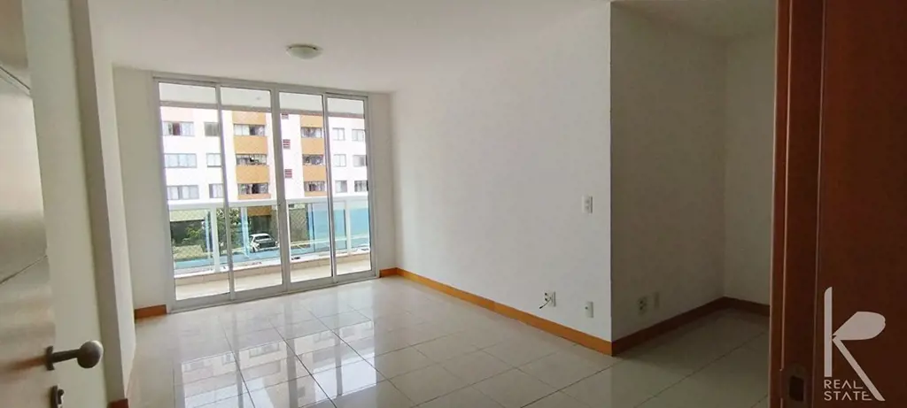 Apartamento 4 quartos com armários e 2 suítes varanda, sala ampla com varanda, c...