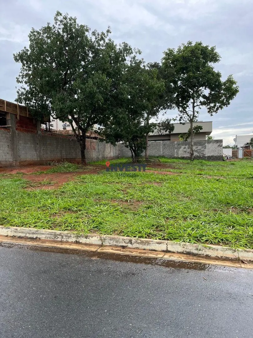 Lote com área total de 416m2, com ótima localização, plano, quitado e escriturad...