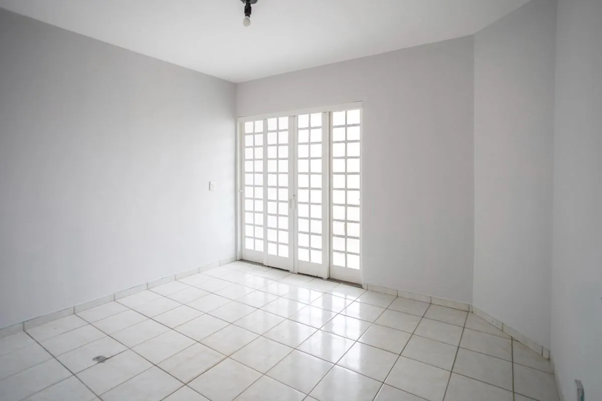Imóvel pronto para atender suas necessidades com conforto, praticidade e seguran...