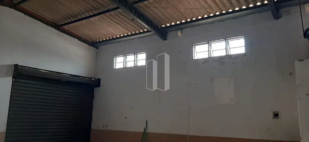 São 2 lotes com 260 M² cada, com 3 imóveis construídos: - 1 barracão com dois qu...