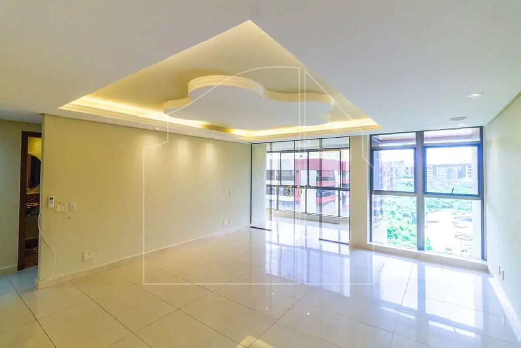 DALL'OCA IMÓVEIS ALUGA: Excelente apartamento reformado, bem iluminado, andar al...