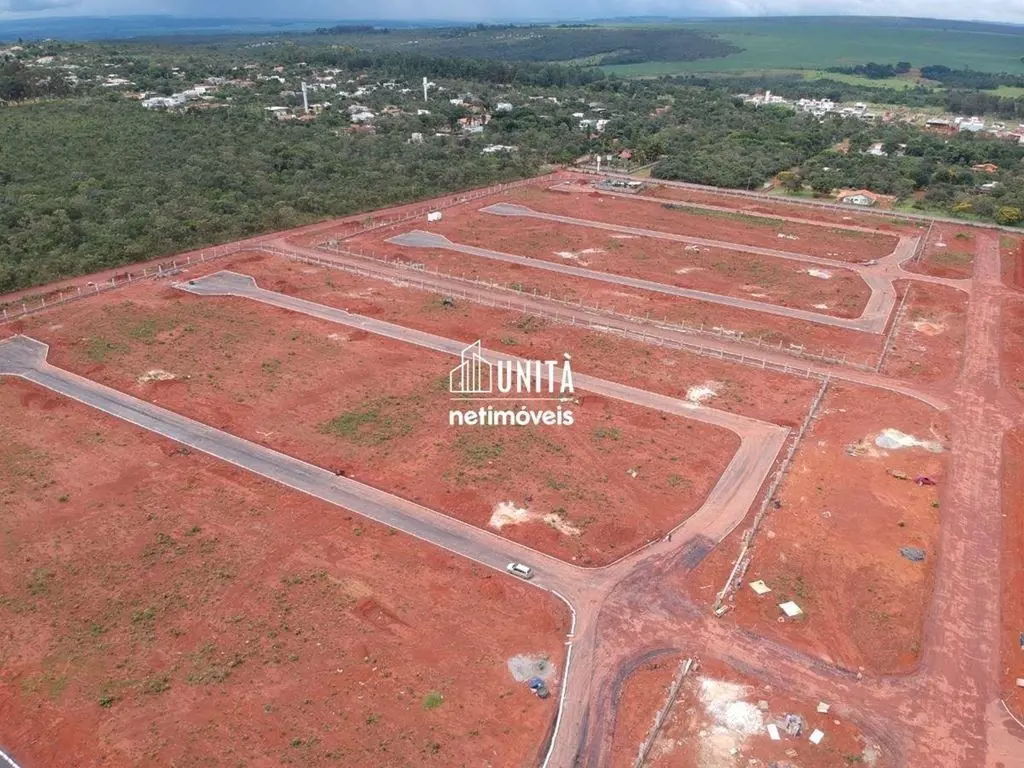 Venha construir a casa dos seus sonhos no mais novo bairro do Jardim Botânico!Te...