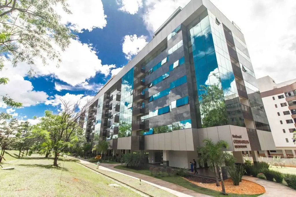 APARTAMENTO 4 QUARTOS, 02(DUAS) SALAS, 04(QUATRO) QUARTOS, SENDO 01 SUITE, 02 SE...