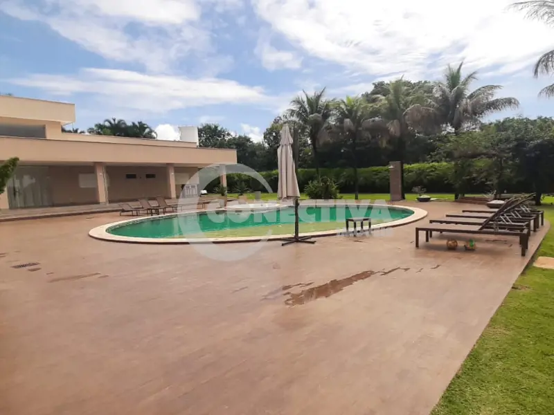  Comentários do corretor: Casa em Condomínio de Chácaras Califórnia, com seis su...