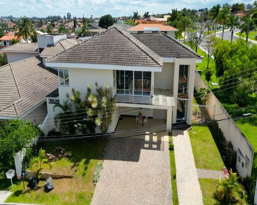 Venha conhecer essa incrível casa de 2 andares, localizada no privilegiado condo...