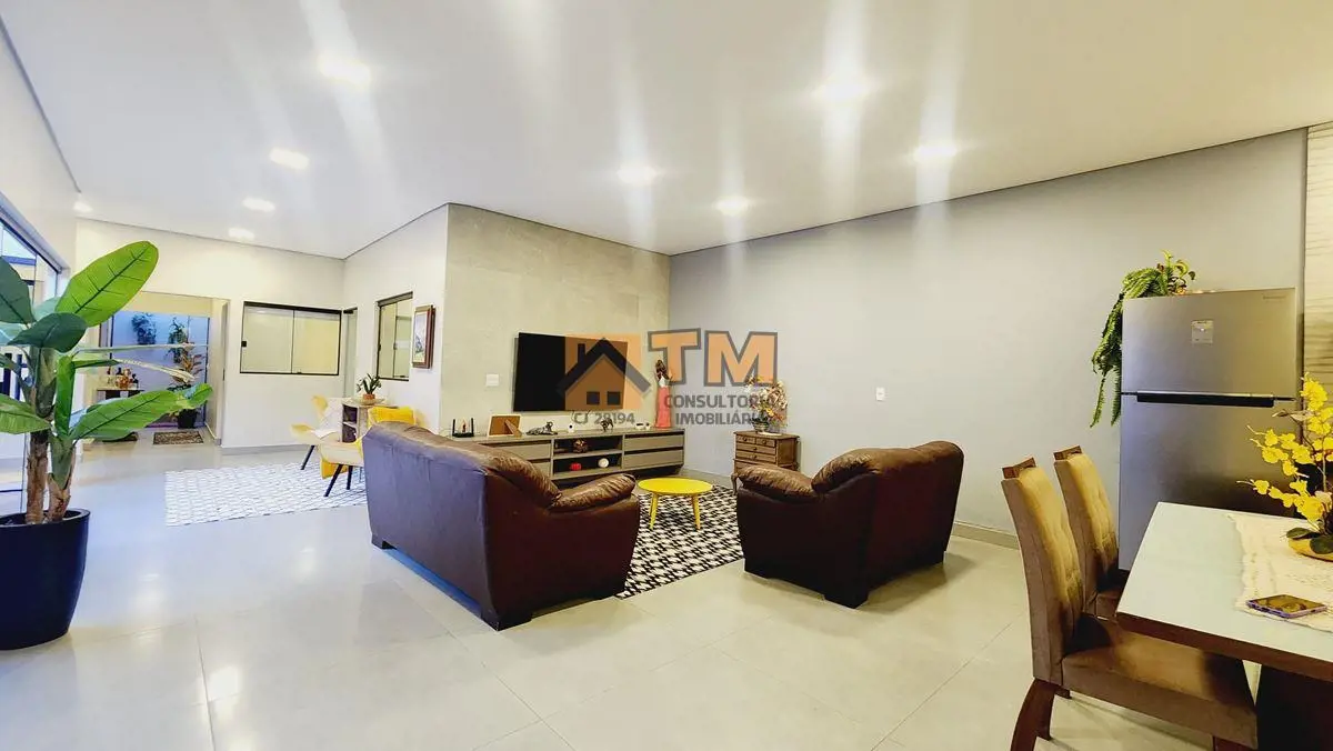 TM CONSULTORIA IMOBILIARIA VENDE: CASA MODERNA, COM FINO ACABAMENTO, 3 QUARTOS, ...