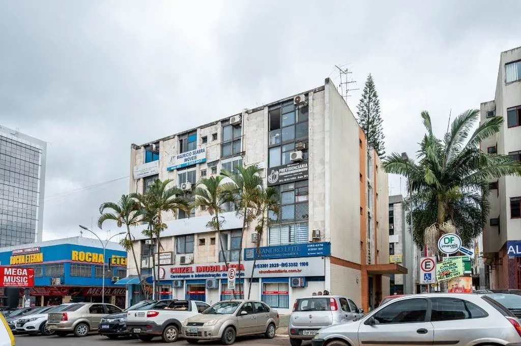 :: Sala no centro de Taguatinga - C 12 . 34 m². 1º andar. Banheiro. Prédio com e...