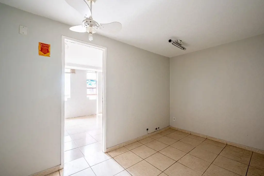 :: Sala no centro de Taguatinga - C 12 . 33 m². 3º andar. Recepção . Banheiro. P...