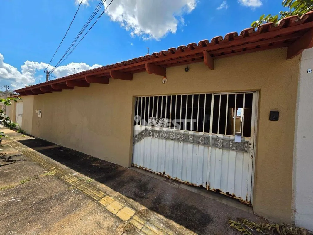 Cód.: 621757CASA COM GARAGEM, SALA DE TV, 3 QUARTOS, SENDO 1 SUÍTE, COZINHA E ÁR...
