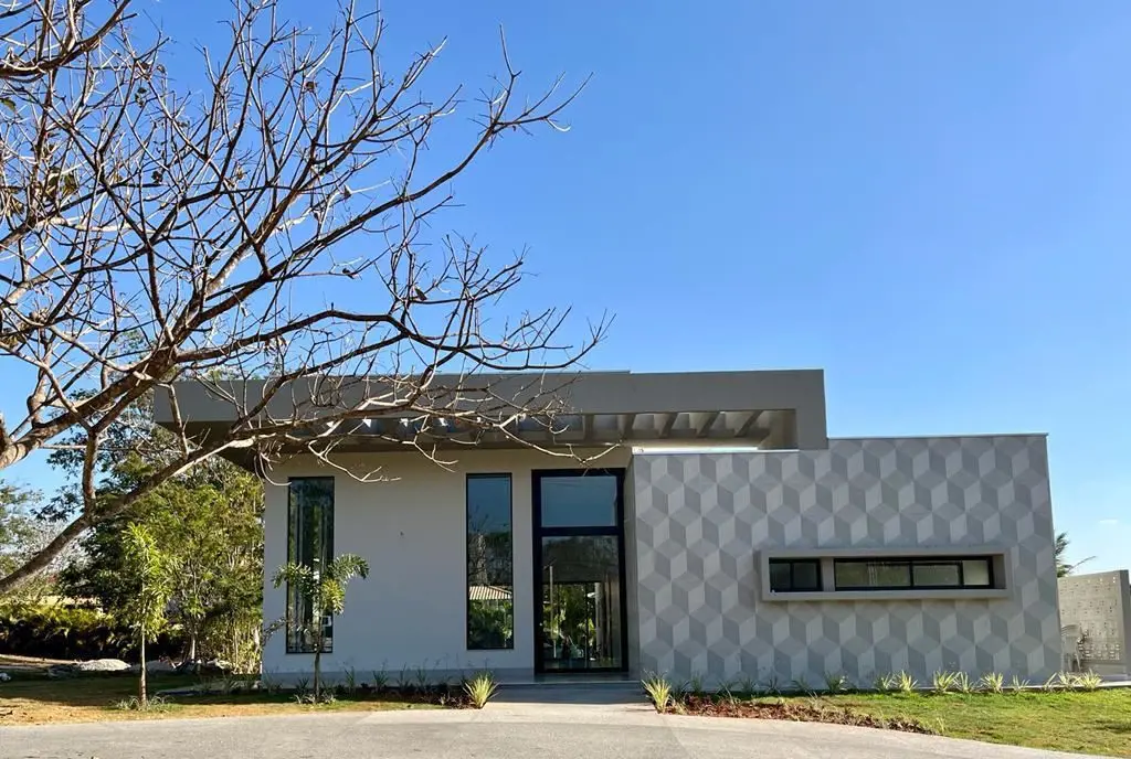 ALDEIA DO VALEOPORTUNIDADEÁrea total: 1250m²Construída: 400m²Piso Superior: sala...