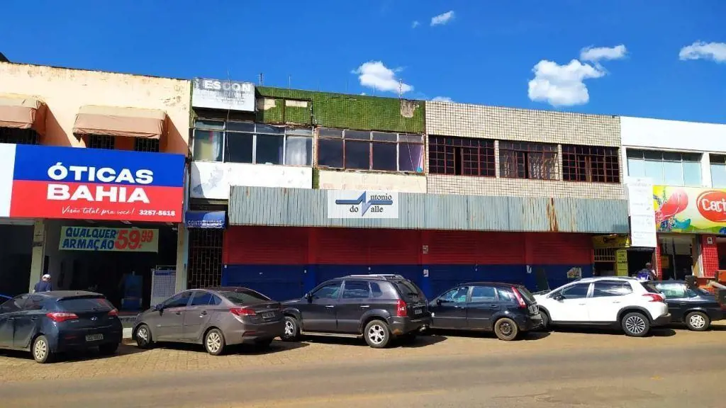LOJA TÉRREA COM MEZANINO E SUBSOLO, EM AVENIDA COMERCIAL - QUADRA 06, SETOR OEST...
