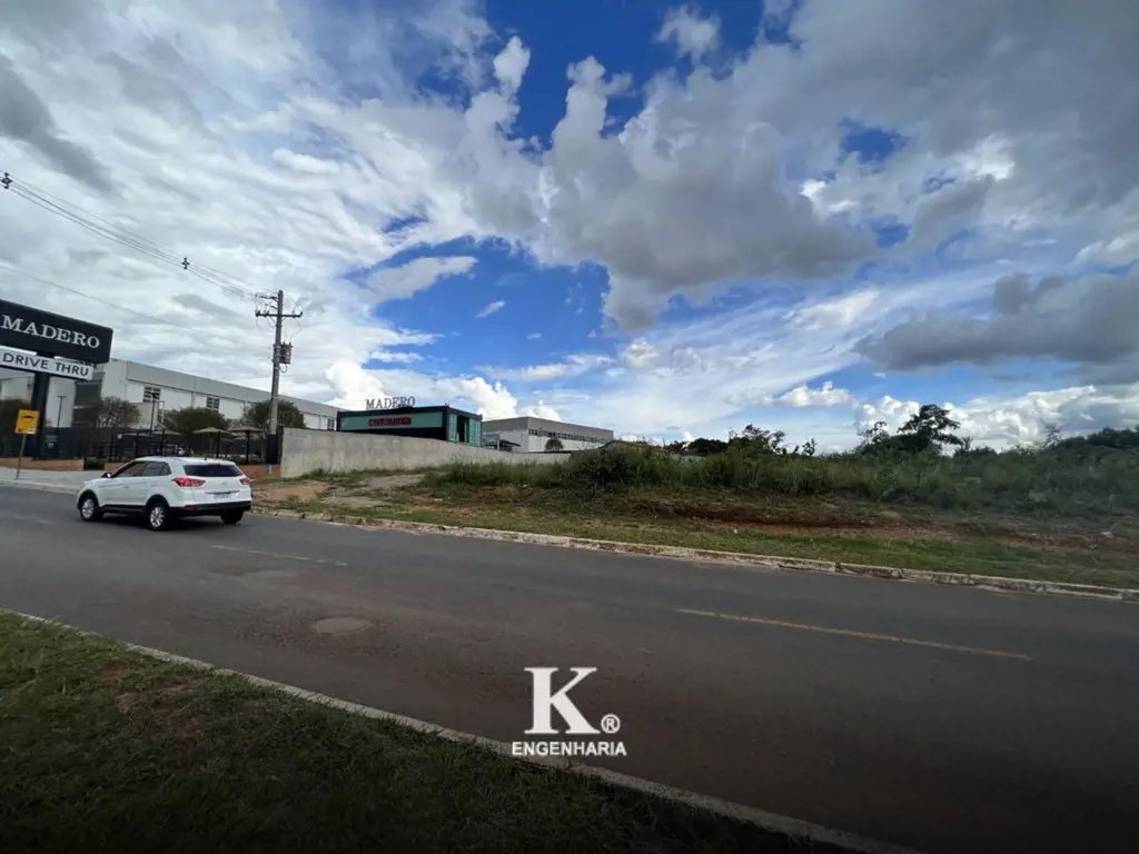 Terreno Comercial (2.245,07 m2) no Setor Habitacional Taquari, Avenida Comercial...