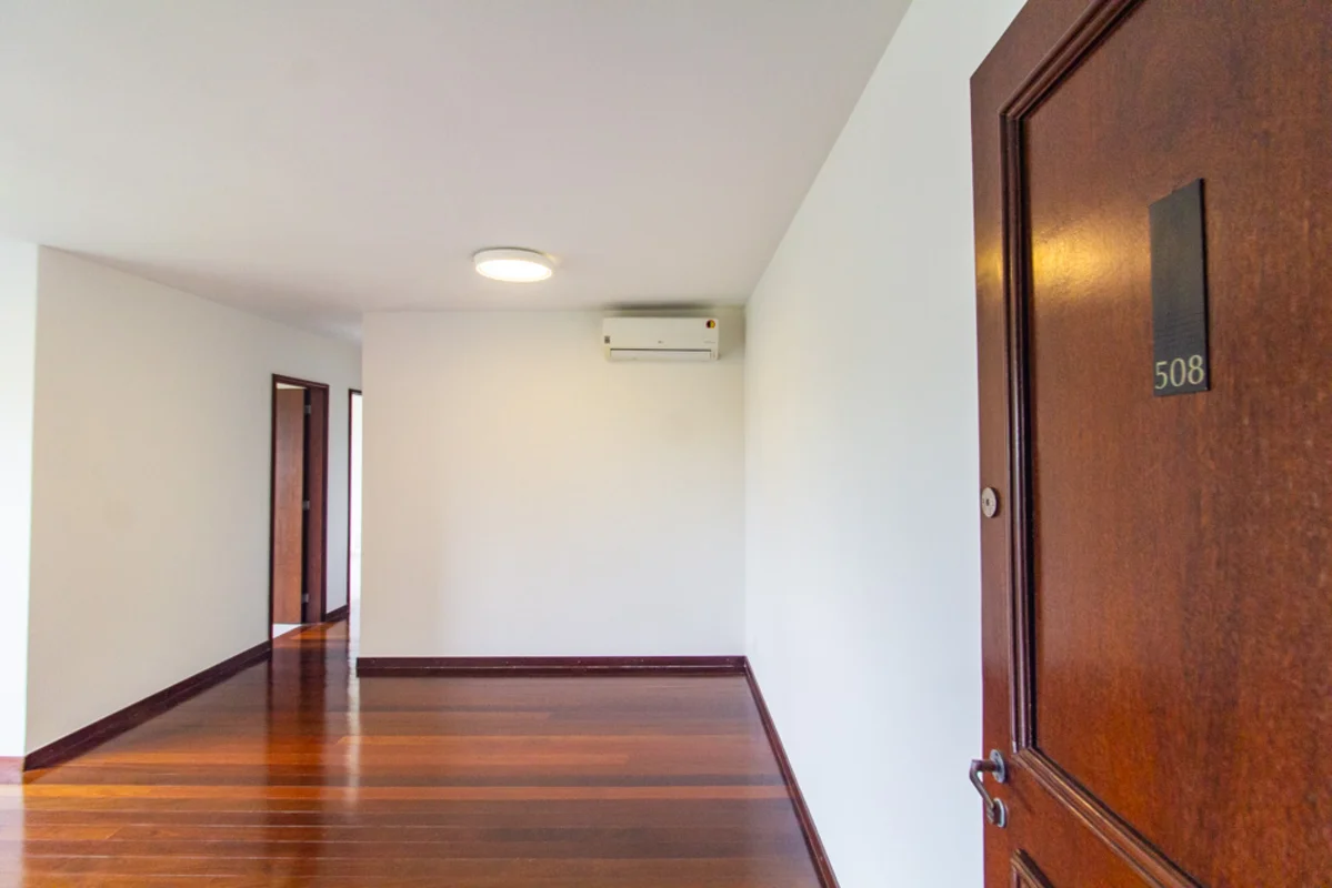 SQSW 504 Bloco J Imagine viver em um espaçoso apartamento de 3 quartos, sendo 1 ...