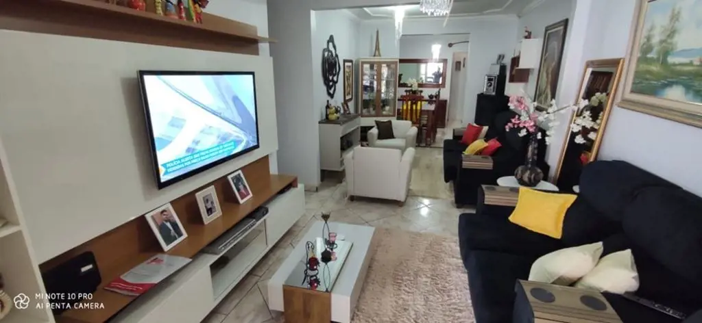 CASA PARA VENDA 3 QUARTOS EM SAMAMBAIA NORTESituada em localização privilegiada ...