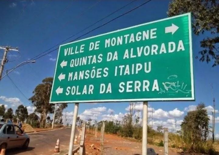 Vendo excelente lote.Área particular Quase plano Condomínio com muito verde Rond...