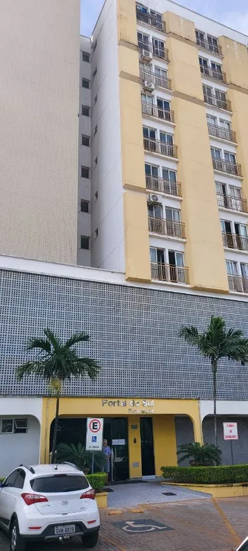 Excelente Kit com 1 quarto no Edifício Portal do Sul na QS 07.- Kit com armários...