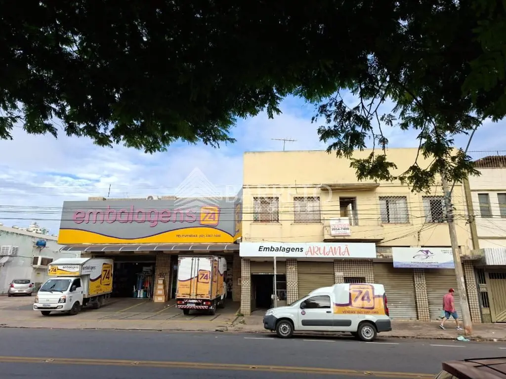 Prédio Goiânia, Centro, renda de 13 mil.Localização: Rua 74, Centro, Goiânia-GO....