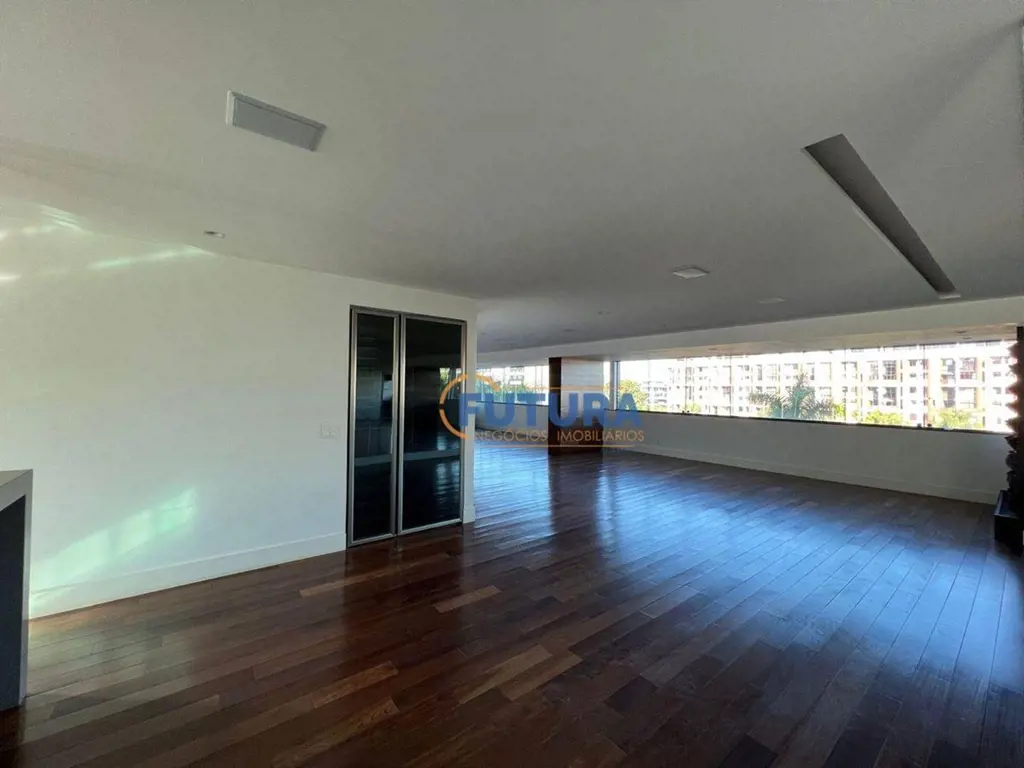 A FUTURA NEGÓCIOS IMOBILIÁRIOS disponibiliza para VENDA:Apartamento com 305 m², ...