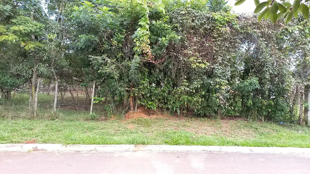 Quadra N lote 4Lote com cerca de 1.505,00m2, com mata nativa, cercado, frente pa...