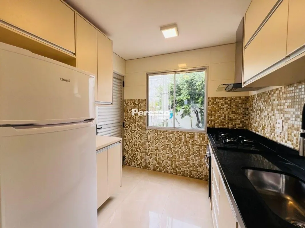 Linda Casa de 3 Quartos Sendo 1 suíte Localizada no Jardins Mangueiral QC 03 por...