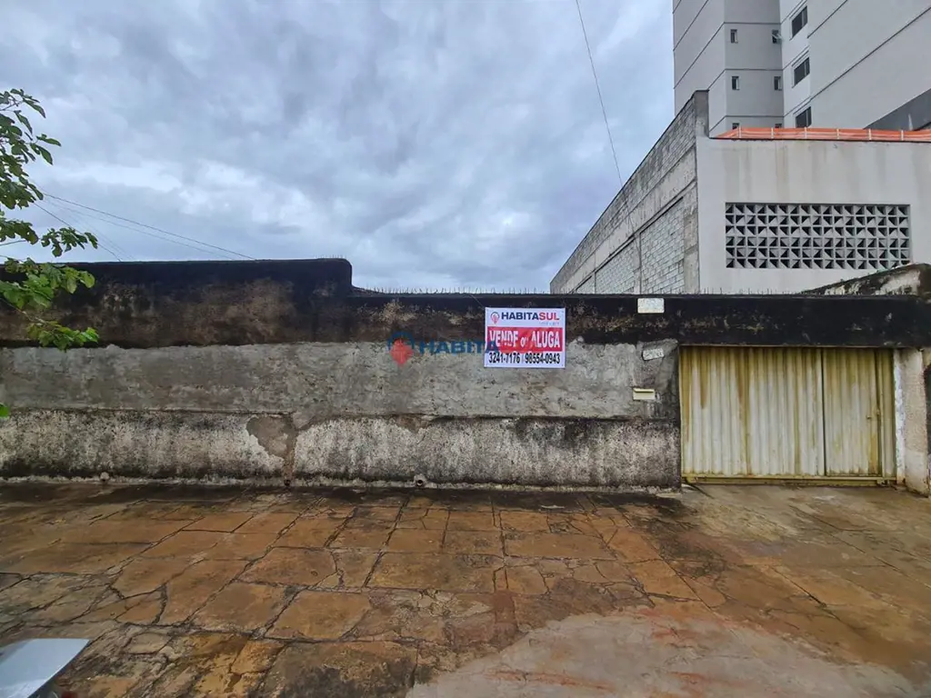 Lote 15 x 30 Área gabaritadaCasa comercial com 03 quartos, sendo 01 suíte, 03 ba...