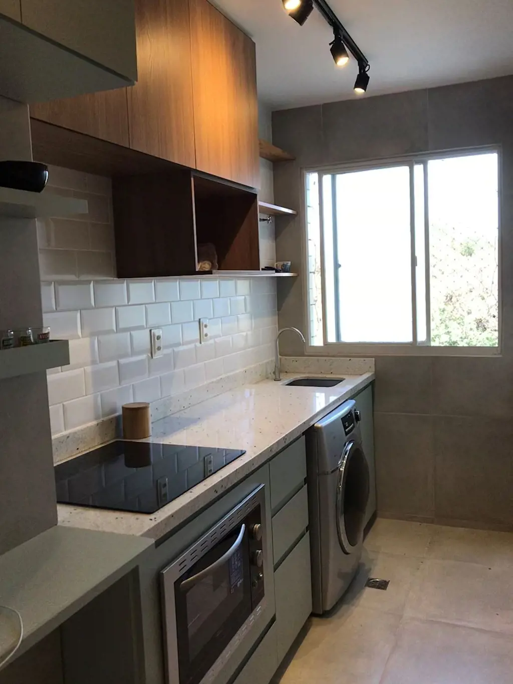 Excelente apartamento reformado, mobiliado, todo equipado com utensílios de cozi...