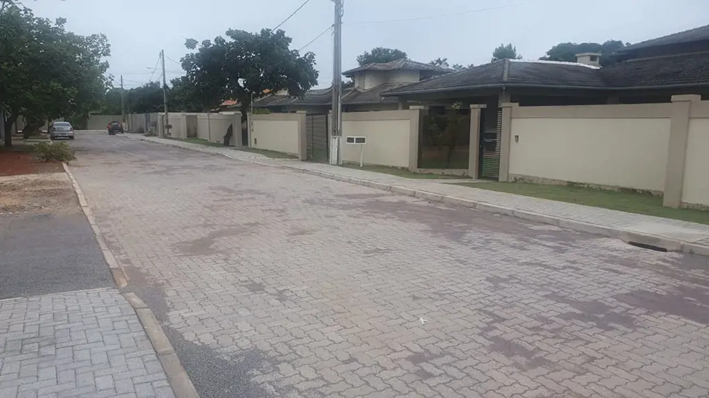 EXCELENTE OPORTUNIDADE DE NEGÓCIO. Condomínio Mansões Itaipu, localizado a 6,8 k...